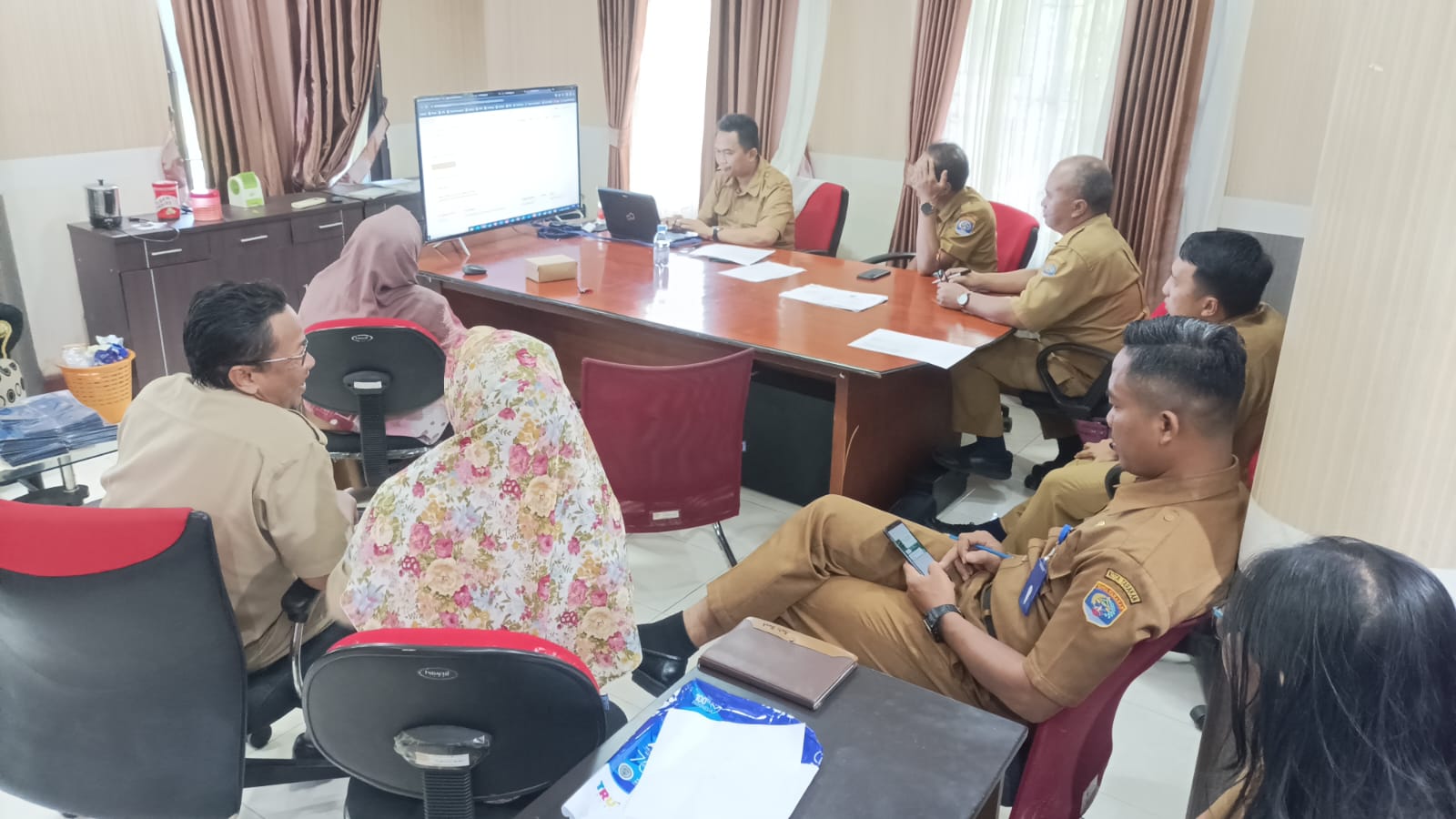 Rapat Internal Sekretaris DKISP Dengan PPTK DKISP Terkait Tindak Lanjut E-Purchasing