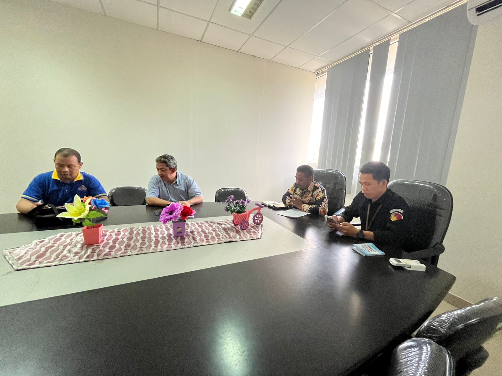 Rapat bersama DPMPTSP, Bawaslu, dan OPD terkait Pemasangan Baliho