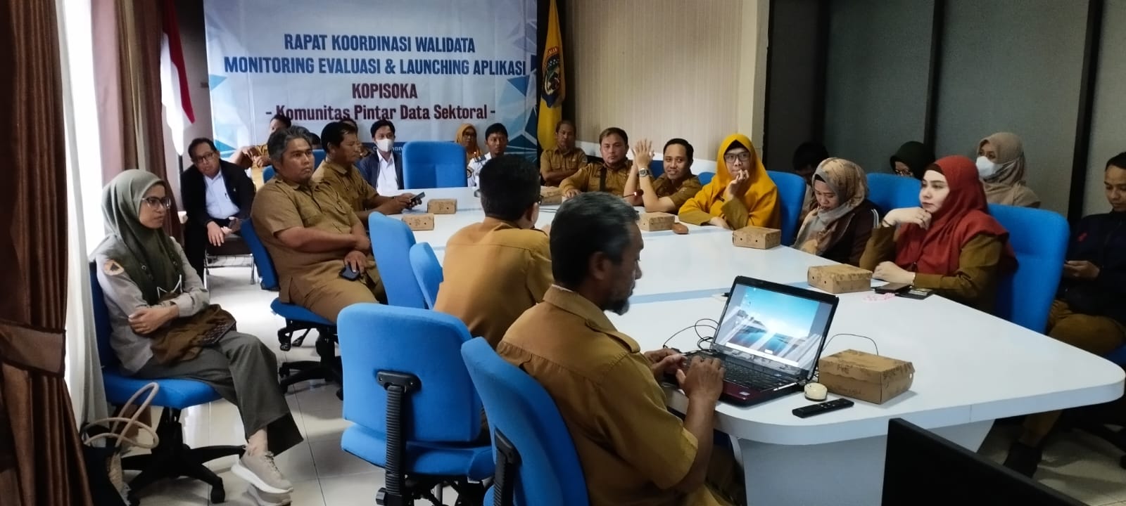 Mengikuti Rapat Koordinasi Walidata, Monitoring dan Launching Aplikasi KOPISOKA