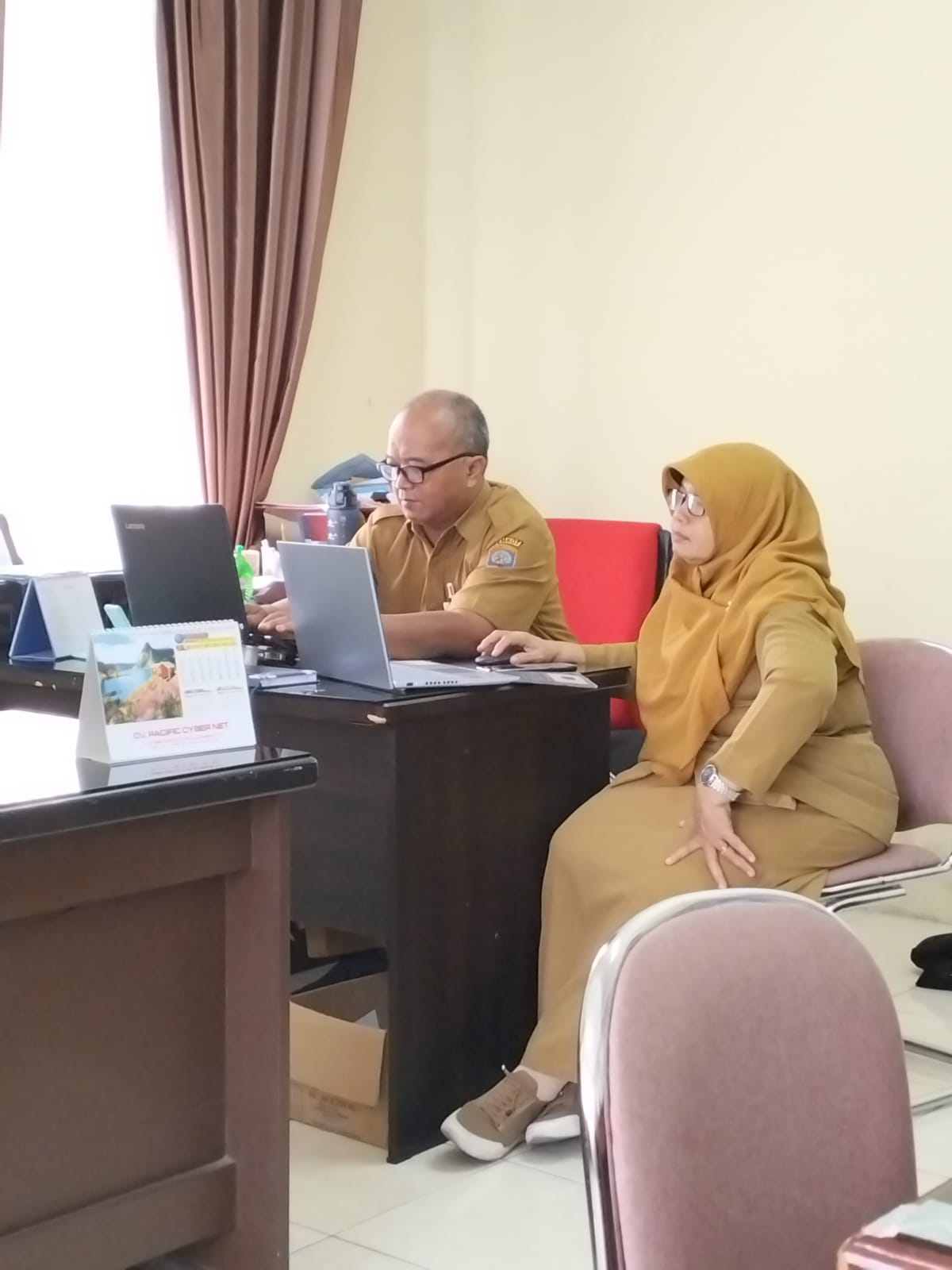 Memfasilitasi Subbag. Umum dan Kepegawaian BKPSDM Dalam Pengisian Monev PPID