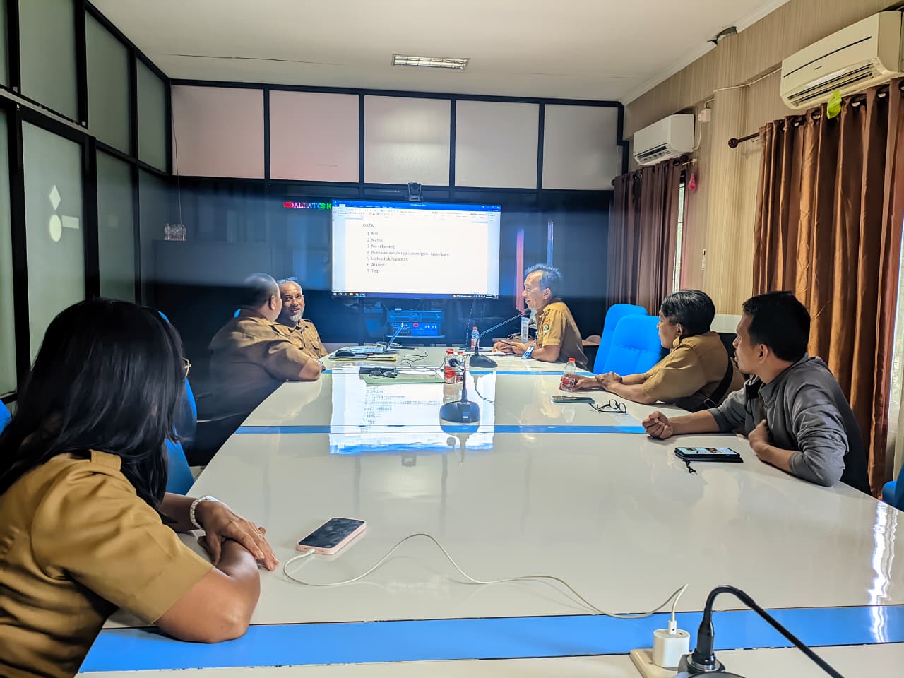 Rapat Pembuatan Aplikasi Database Penerima Insentif Pensiunan, Guru Ngaji, dan Imam Masjid